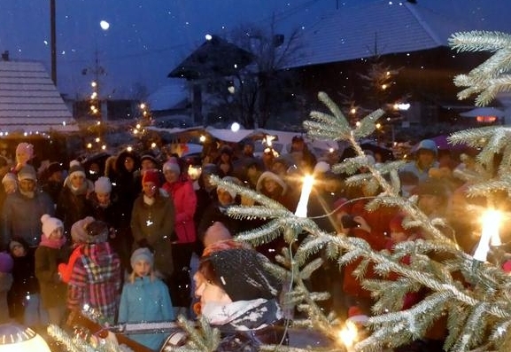 Adventzauber im M&ouml;derndorfer Schlosshof 