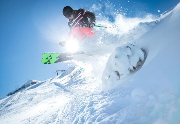Unfallfolgekosten von Skisportunf&auml;llen besonders hoch