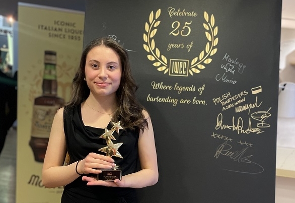 HLW Sch&uuml;ler gl&auml;nzten als Barkeeper