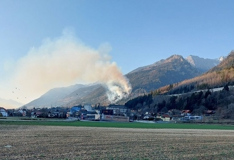 Wieder massiver Waldbrand am Burgstallberg