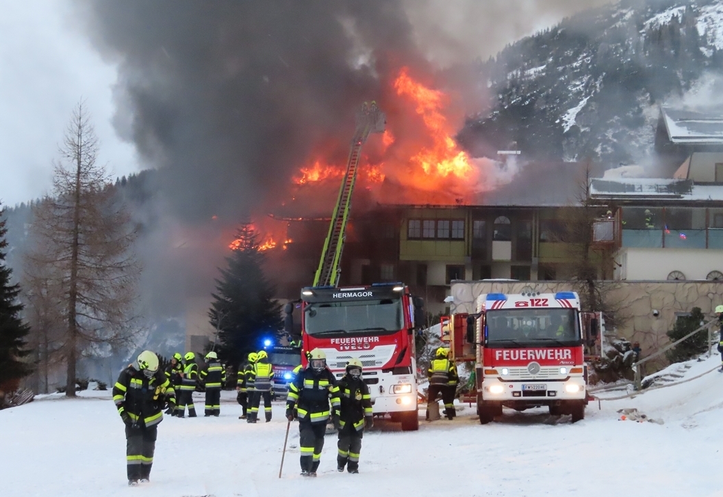 Feuerwehren aus vier Bezirken standen im Einsatz