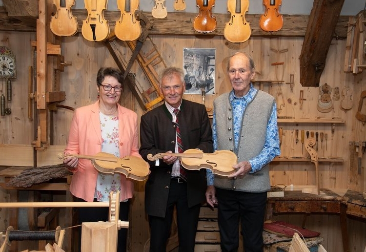 Johann Lexer Geigen sind begehrte Ausstellungsst&uuml;cke