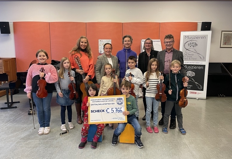 Als &bdquo;Weihnachtsgeschenk&ldquo; gab es Instrumente