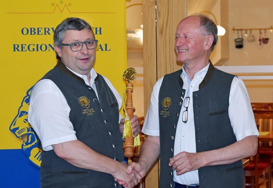 Club&uuml;bergabe bei den &bdquo;L&ouml;wen&ldquo;