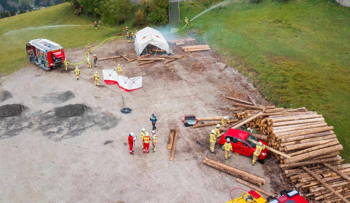 Rotes Kreuz organisierte Bezirks&uuml;bung in Kartitsch