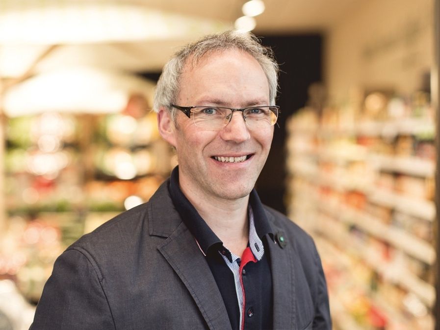 Frisch gepresst: naturtr&uuml;ber Apfelsaft aus Osttirol