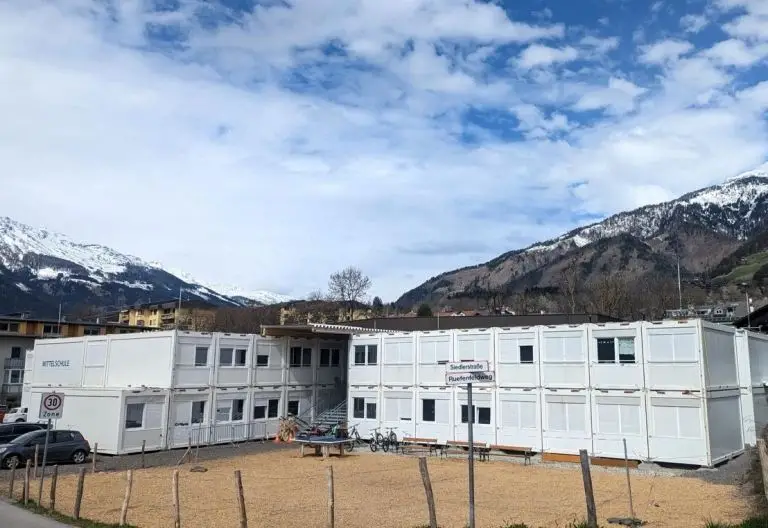 Leben und Lernen in der Container-Mittelschule