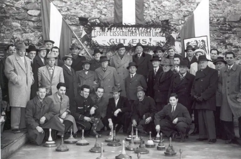Lienzer Hauptplatz lädt zum winterlichen Sportvergnügen