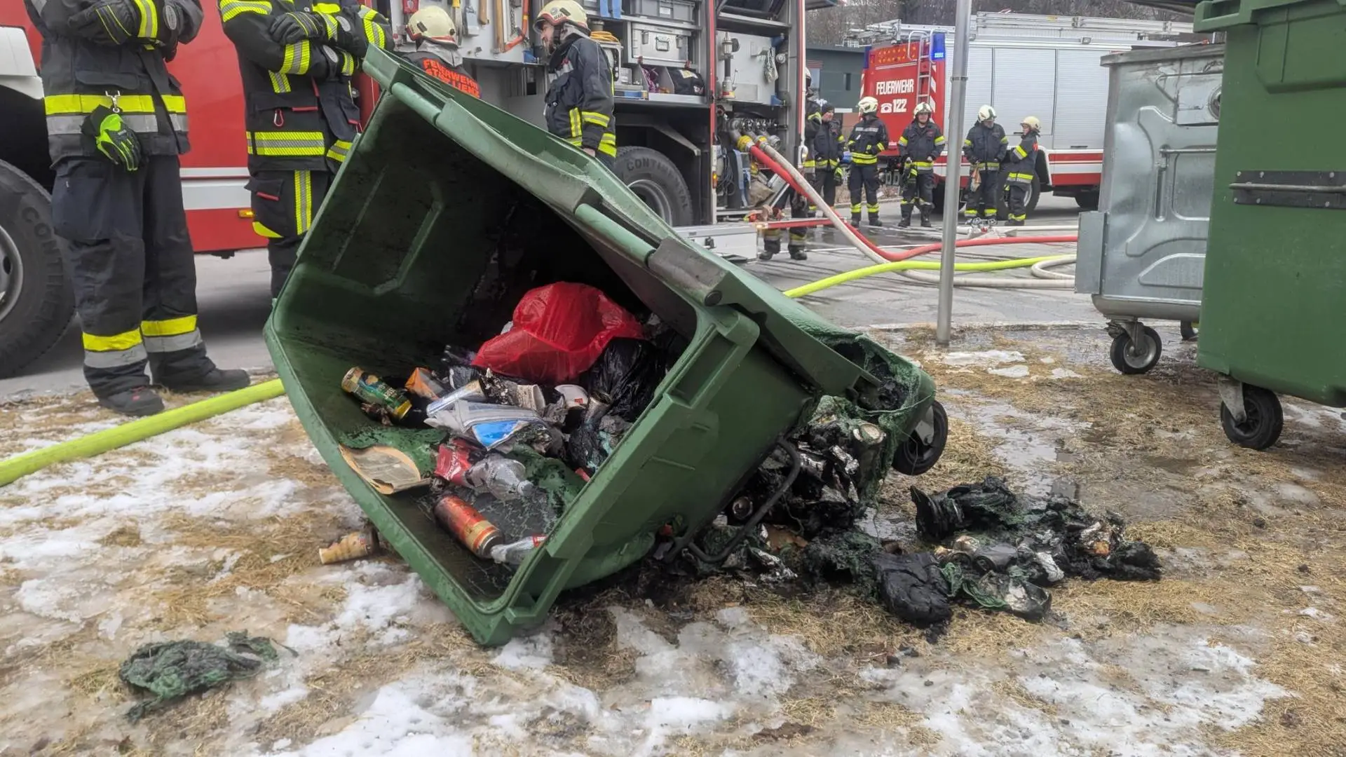 Feuerwehreinsatz am Lienzer Bahnhof Foto: Knorr