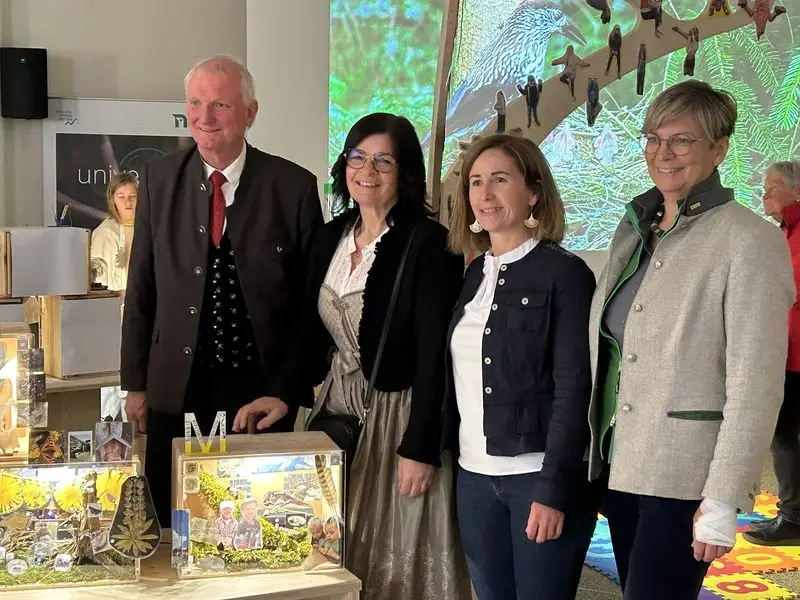 V. l.: Bgm. Günther Novak, Bgm. Marika Lagger-Pöllinger, Gudrun Batek und Nationalpark-Direktorin Barbara Pucker. Foto: Gordon Varelija