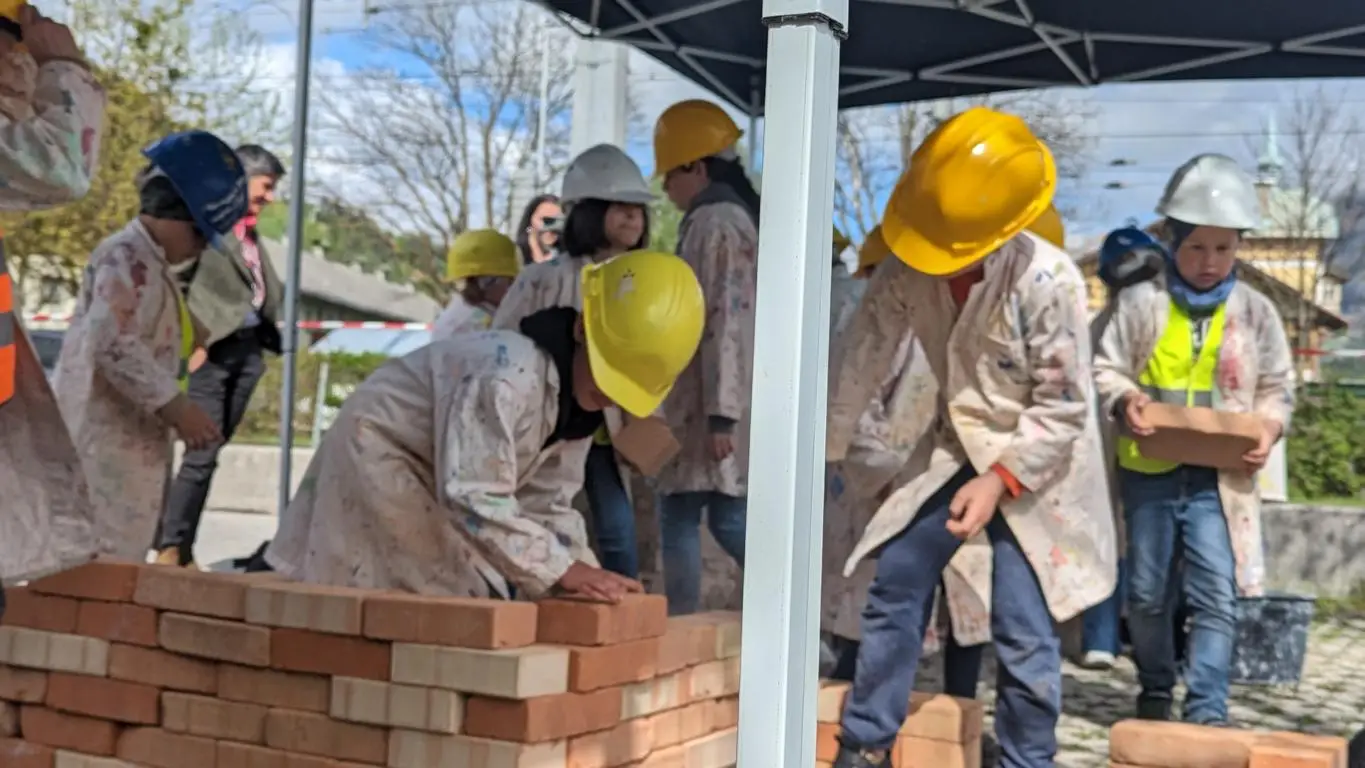 Kinder in der Erlebniswelt Baustelle, Foto: Knorr