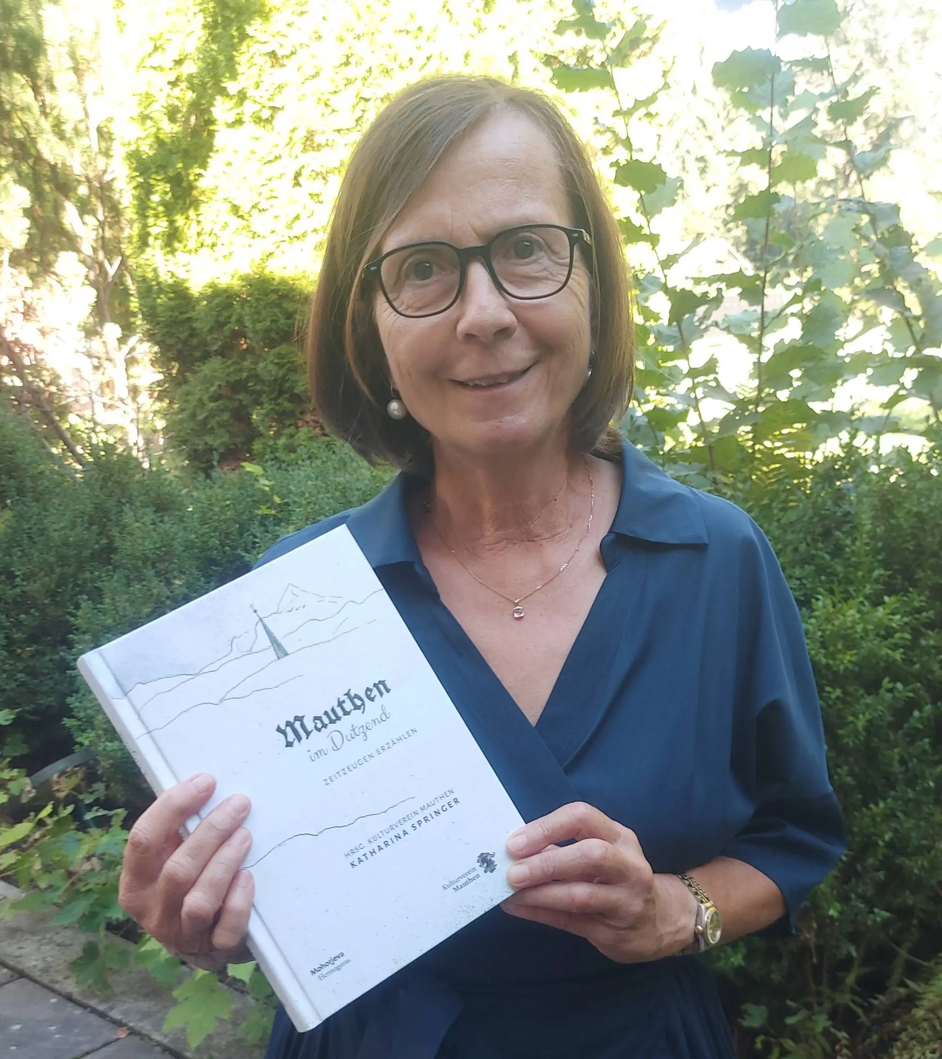 Ilse Durchner, Kulturvereins-Obfrau, freut sich über das große Interesse am Mauthen-Buch. Foto: k.brunner