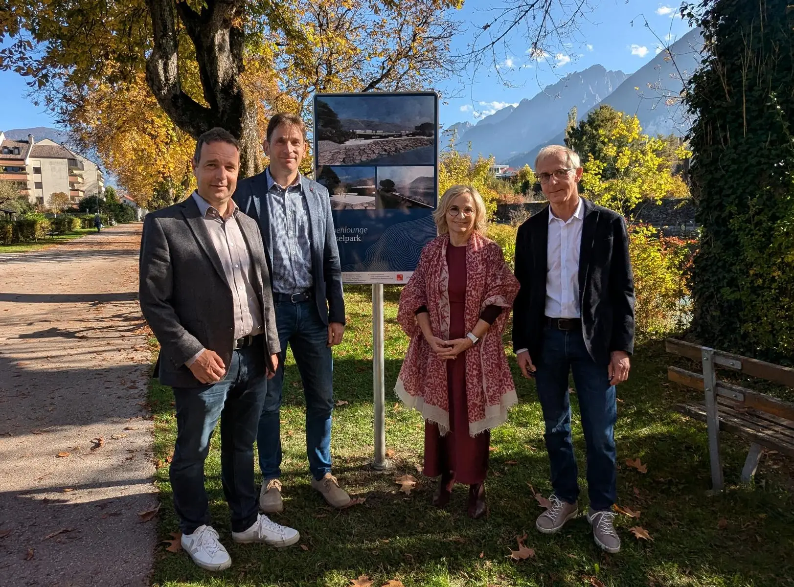 Vlnr. Johannes Nemmert (Leiter Baubezirksamt Lienz), Fachbereichsleiter Michael Konrad, Bgm. Elisabeth Blanik, Fachbereichsleiter Walter Hopfgartner Foto: Knorr
