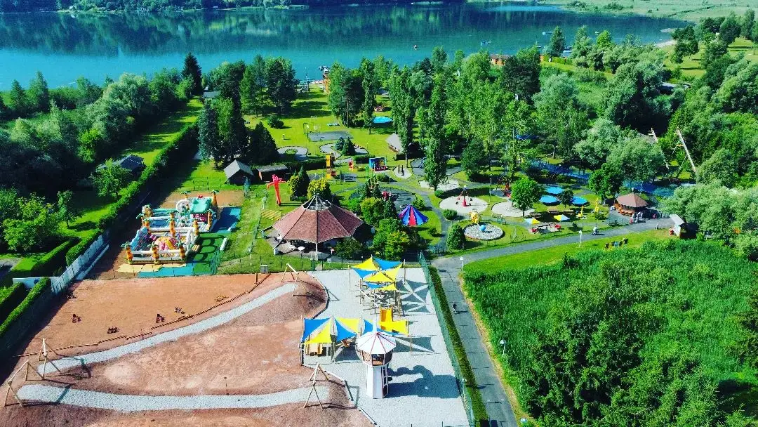 D „1. Kärntner Erlebnispark am Pressegger See“.