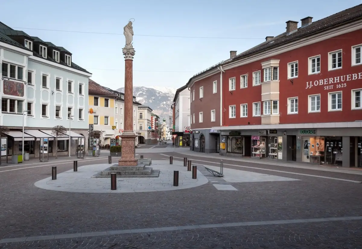 Kunstwerkstatt Lienz: Christof Gaggl zeigt „Locked Town“