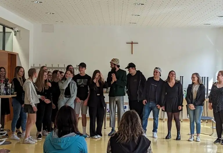 Berufschule Lienz: Lehrlinge im "Theater-Rausch"