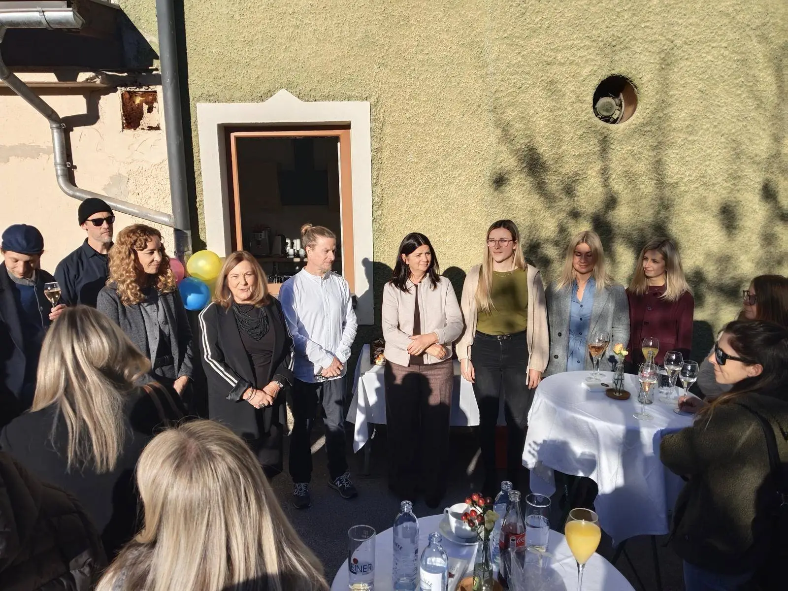 Landesrätin Eva Pawlata, Geschäftsführerin Gabriela Ebner-Rangger und das Team IWO Zweigstelle Lienz (v.l.) Fotos: Magdalena Pircher