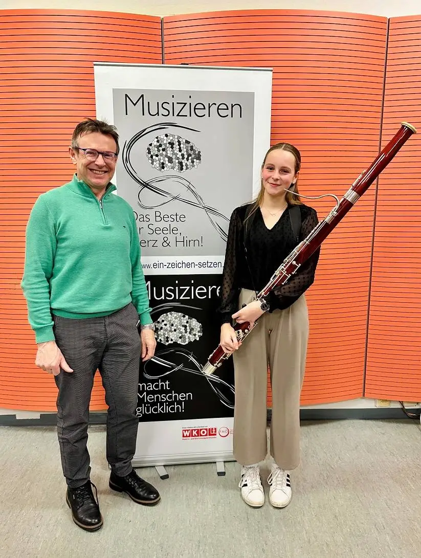 Gigler Johanna hat bereits Bundeswettbewerbserfahrung. Im Bild mit Hans Brunner.