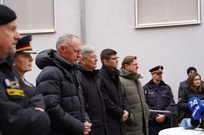 Kärnten trauert: Messerattentat in Villach. Landespolizeidirektorin Michaela Kohlweiß, BM Gerhard Karner, LH Peter Kaiser, LHStv. Martin Gruber, Bgm. Günther Albel.