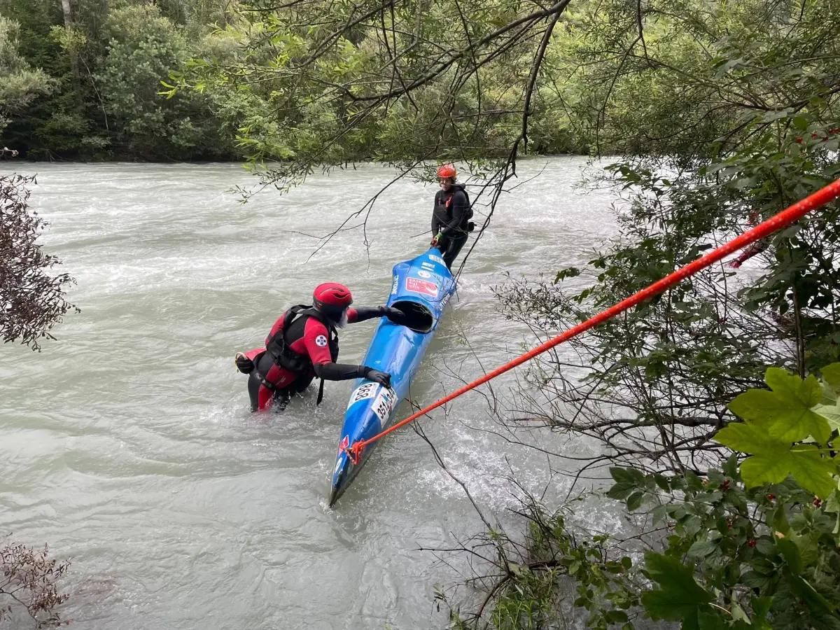 Herrenloses Rennkajak löst Suchaktion an der Isel aus