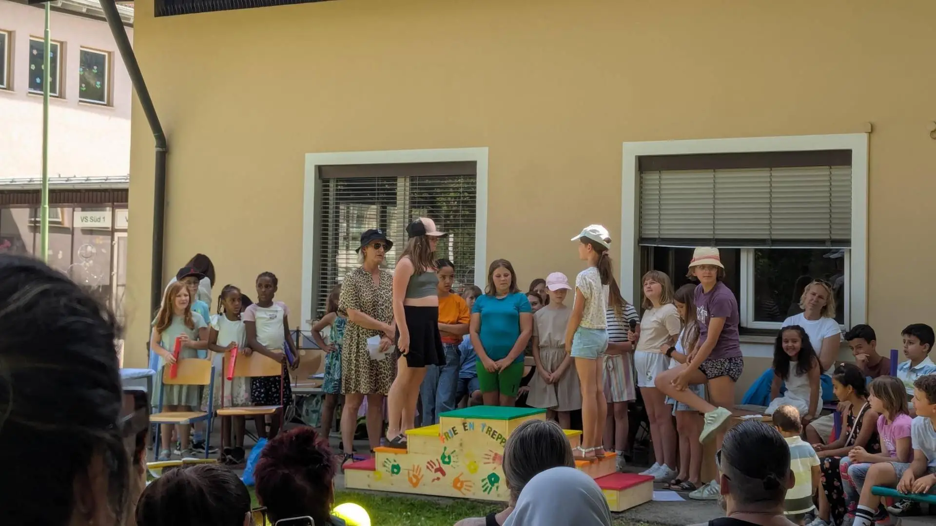 Die Friedenstreppe im Probe-Einsatz Foto: Knorr