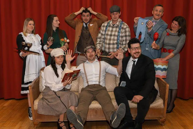 Vorne v. l.: Emma Strammer, Thomas Reinsperger, Johannes Reinsperger. Hinten: Magdalena Brandstätter, Vanessa Steiner, Stefan Rainer, David Kohlmaier, Karl Schoass, Ulrike Hopfgartner.