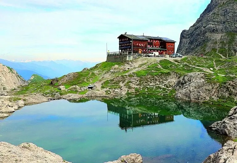 Karlsbader Hütte mit Laserzsee gewann Vorwahl
