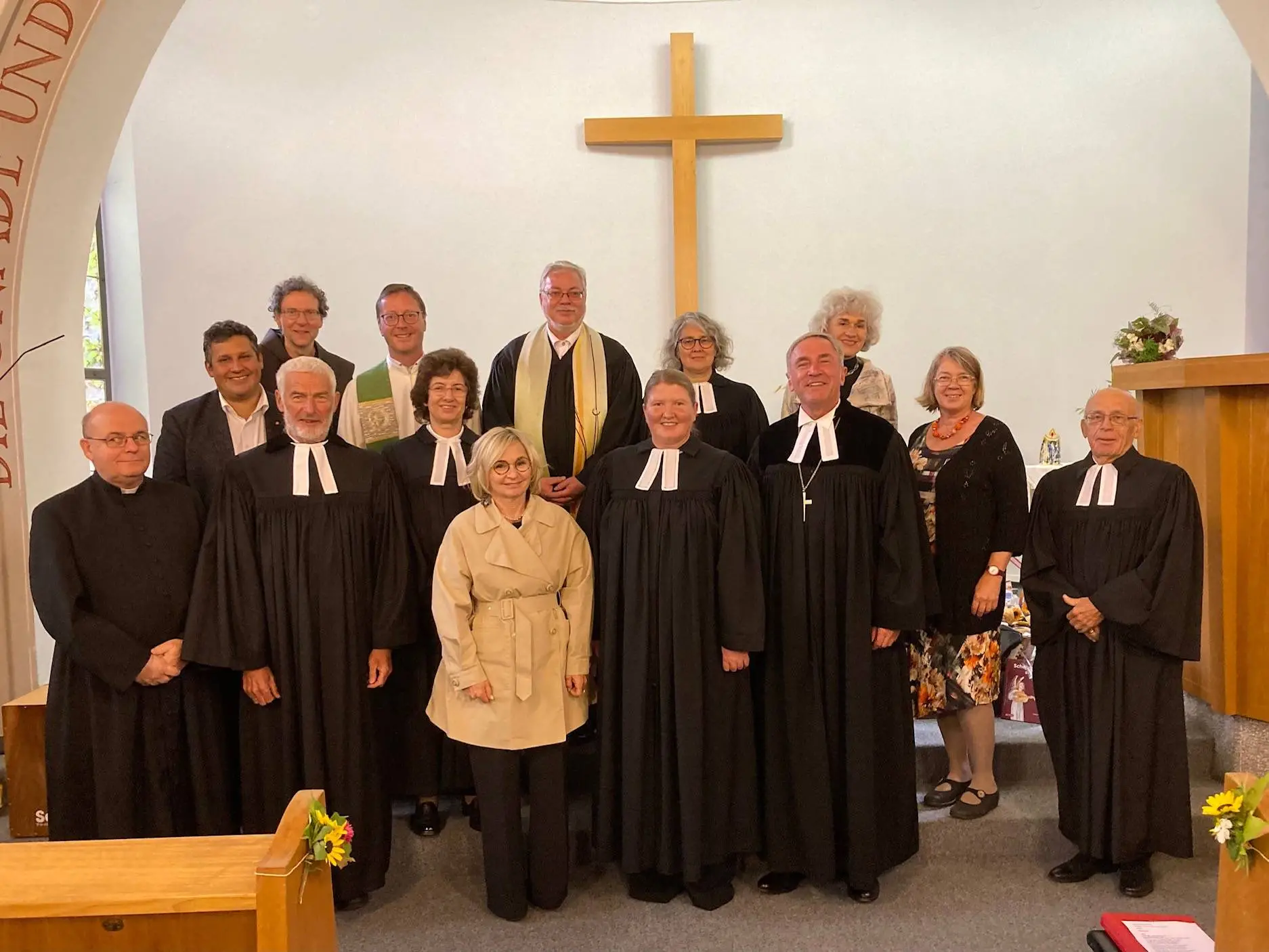 Zahlreiche Vertreter der christlichen Kirchen in Osttirol und Kärnten, sowie die Lienzer Bürgermeisterin Elisabeth Blanik begrüßten die neue Pfarrerin. Foto: Stangl