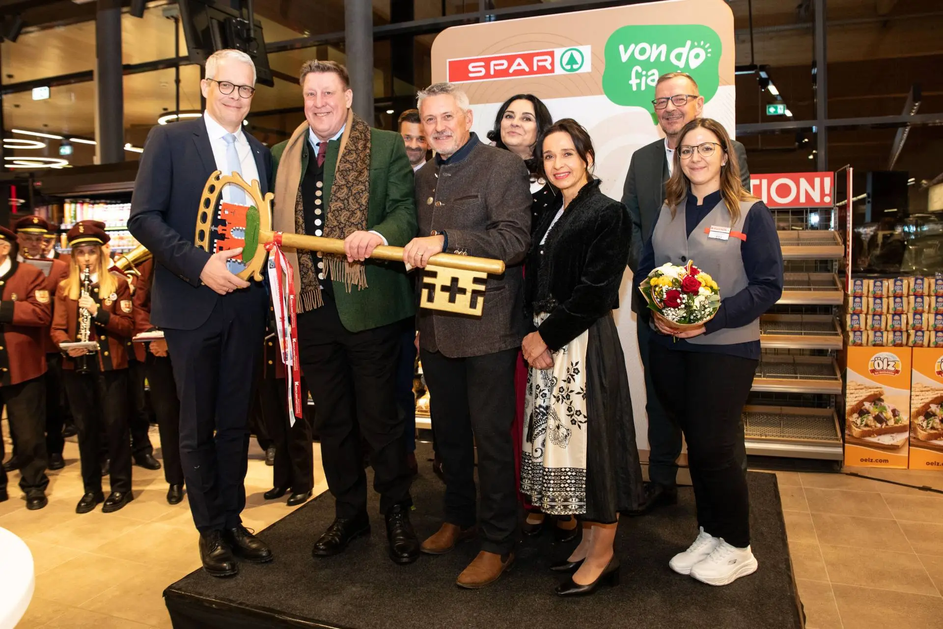 Der Schlüssel der Stadtgemeinde für SPAR-Chef Mag. Andreas Ender. Foto: SPAR/gleissfoto