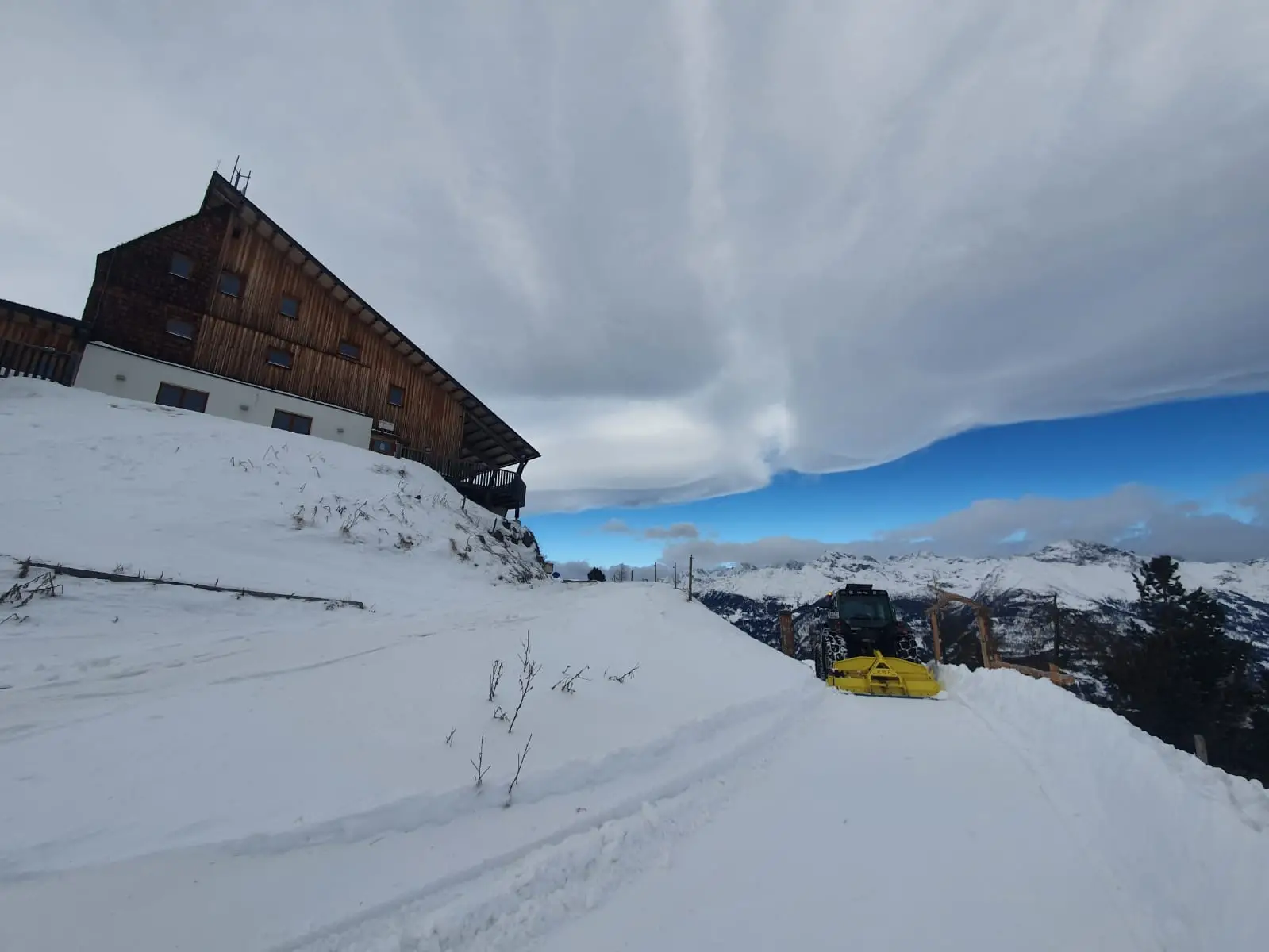 "Feinschliff" auf der Rodelbahn Hochstein