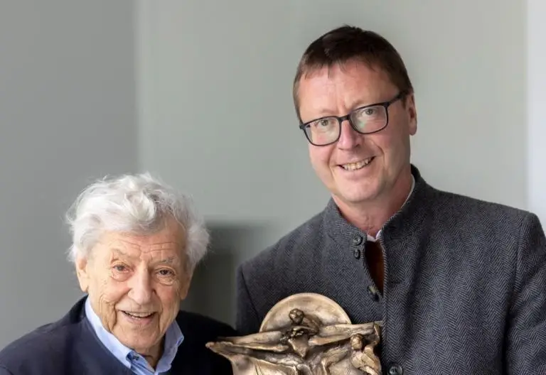 Kunstauktion zugunsten der Baustelle im Pfarrhaus St. Andrä