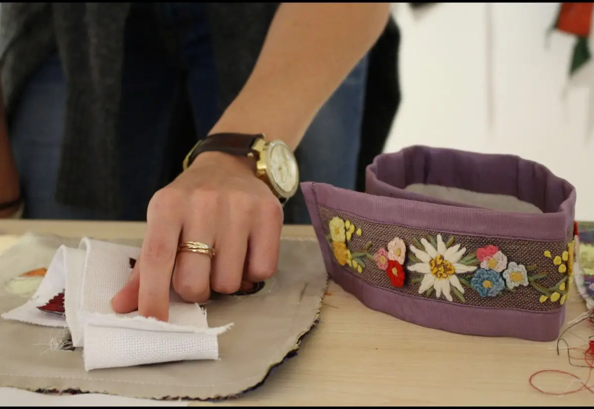 Lebende Schneiderwerkstätte auf Schloss Bruck