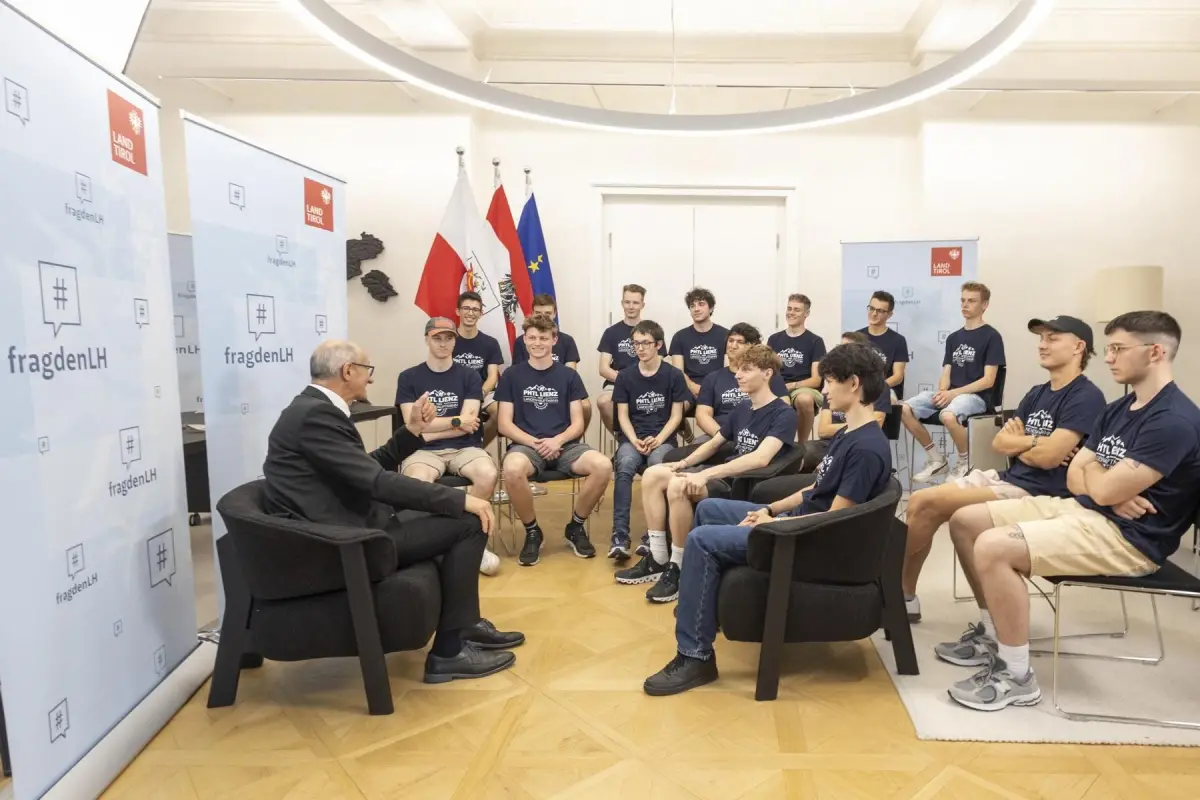Frag den LH: Schüler der PHTL Lienz beim Landeshauptmann