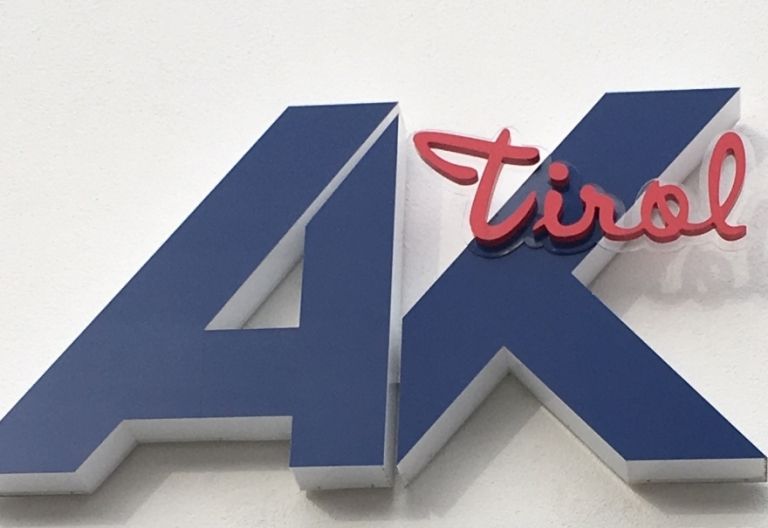 Tiwag-K&uuml;ndigungen: AK Tirol k&uuml;ndigt Verbandsklage an