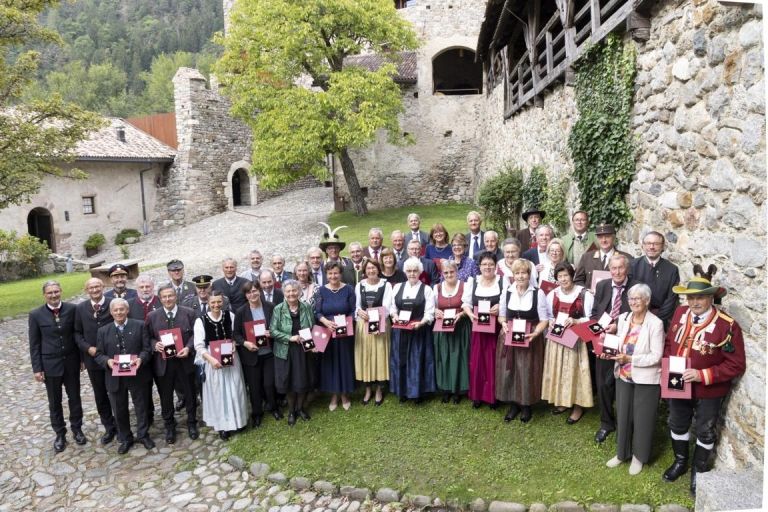 Landesauszeichnung f&uuml;r verdiente Tirolerinnen und Tiroler
