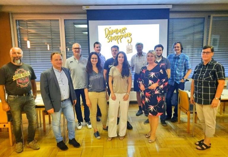 D&auml;mmerShopping in der Wulfeniastadt