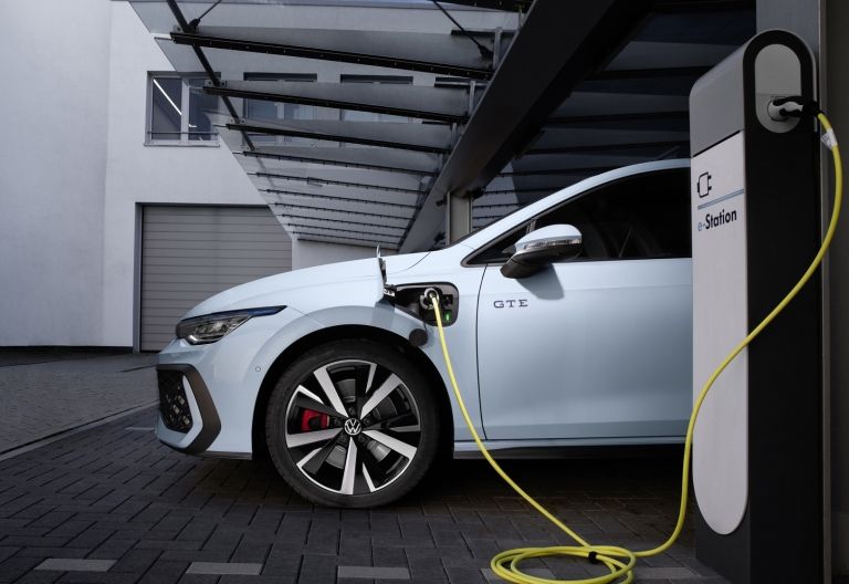 Pkw-Statistik: 2023 weniger Elektroautos zugelassen
