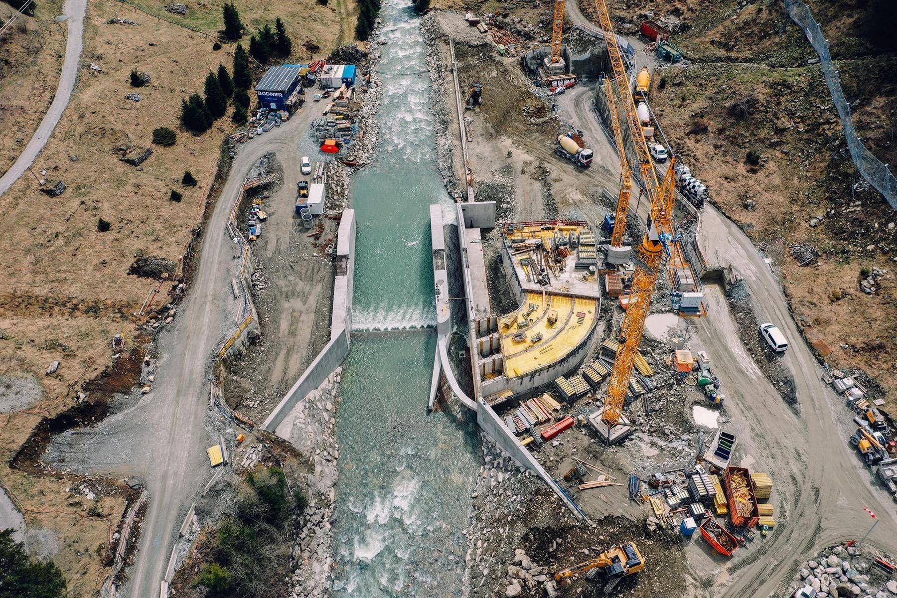 Demn&auml;chst werden der Aushub und die Betonarbeiten am Entsander durchgef&uuml;hrt.