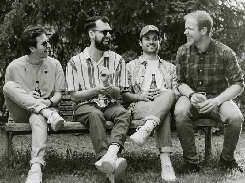 Als Indie-Rockband &bdquo;Maya&ldquo; sind Florian Eder, Lukas Bachlechner, Alexander Schneider und Johannes Steinringer (v. l.) seit 2022 auf der B&uuml;hne &ndash; seit 2015 als Broseidon. Foto: Elias Bachmann 