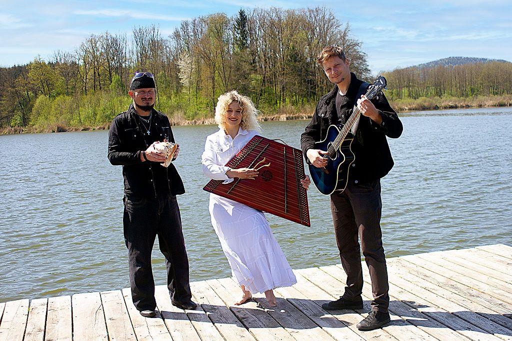 Das Pop-Rock-Trio &bdquo;Mit Leib&Seele&ldquo;