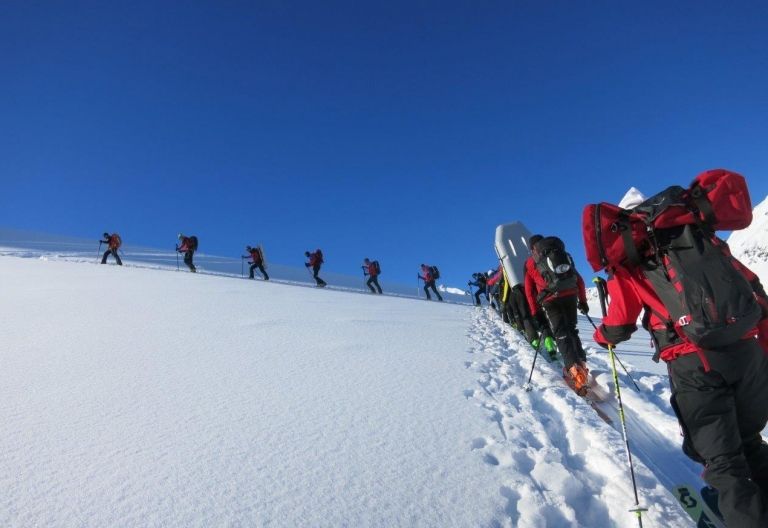 Tiroler Bergrettung startet wieder mit Ausbildungen