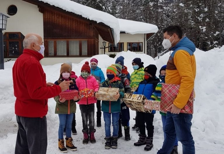 Osttiroler Sch&uuml;ler halfen dem Christkind
