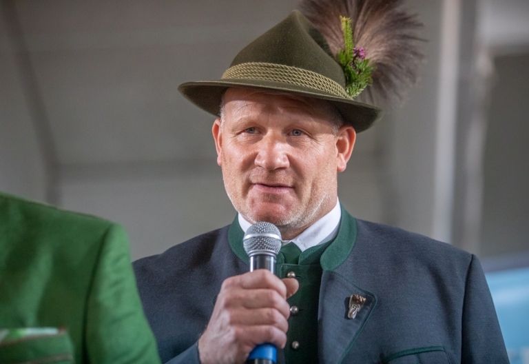 J&auml;ger rufen Autofahrer zu mehr Vorsicht auf