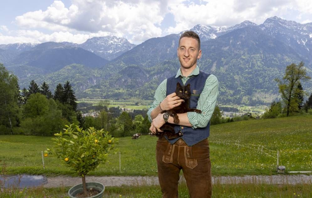 Die Jungbauern Henry und Manuel &ndash; beide aus dem Bezirk Spittal &ndash; rittern bei der 22. Staffel &bdquo;Bauer sucht Frau&ldquo; um die Herzen der Damen. Fotos: Ernst Kainerstorfer