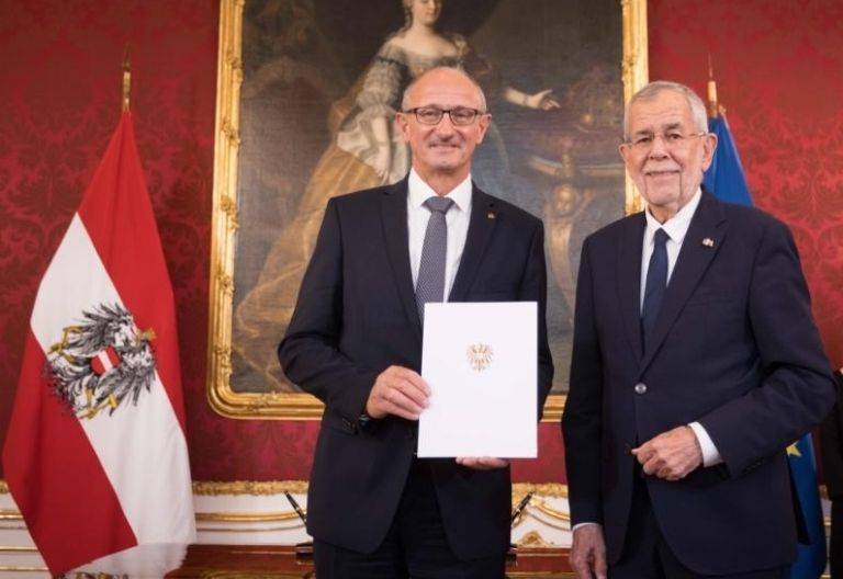 Landeshauptmann Mattle von BP Van der Bellen angelobt