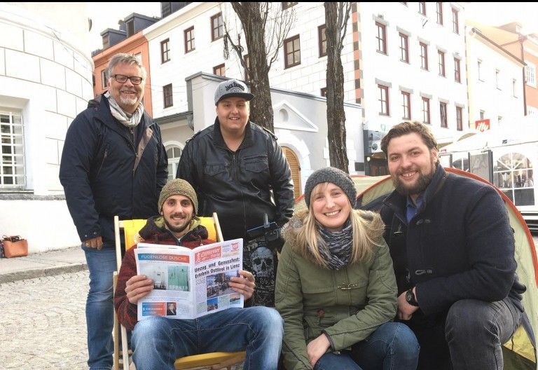 Geheimer Video-Dreh der Jungbauern am Hauptplatz