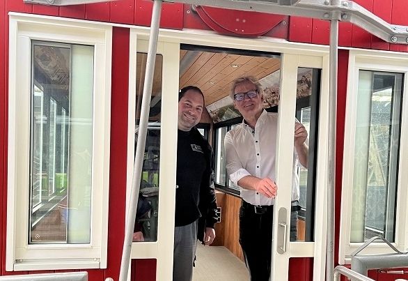 T&uuml;ren aus Berg f&uuml;r das Riesenrad in Wien