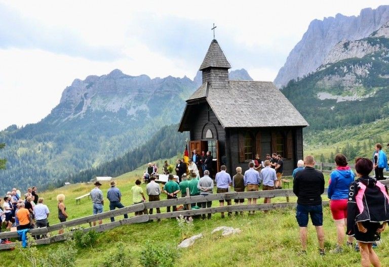 Gedenkfeier und Alm-K&auml;seanschnitt in Rattendorf