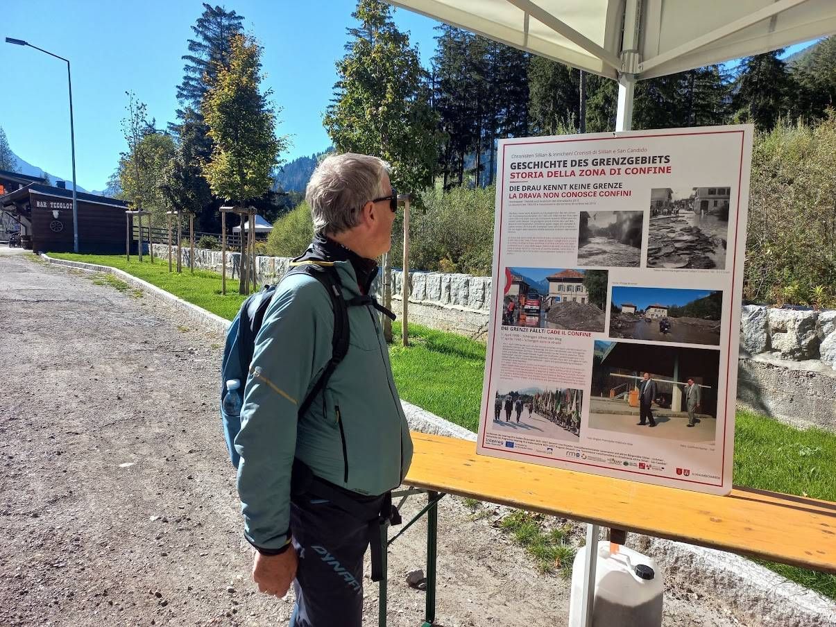 Bei mehreren Stationen konnten sich die BesucherInnen ein Bild von den Vorschl&auml;ge und Projektideen machen. Foto: Peter Leiter