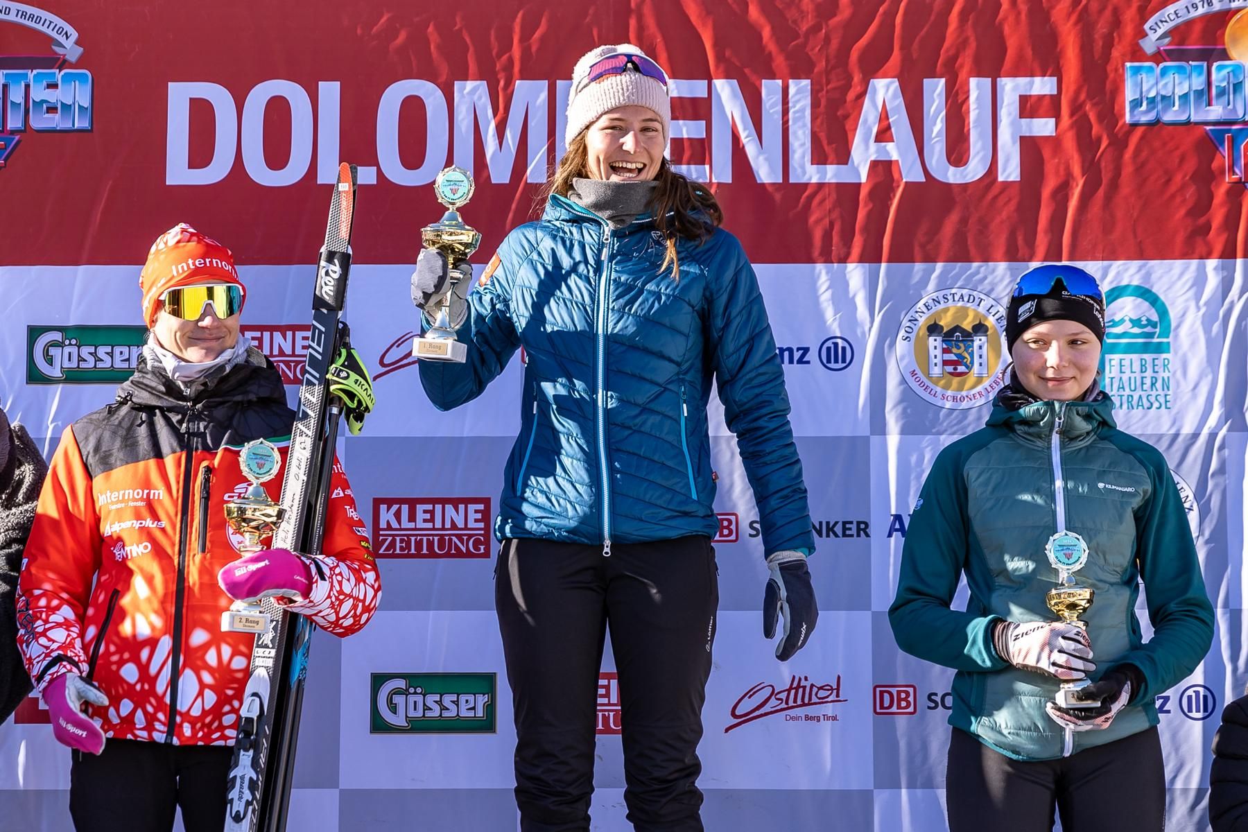 Podium Damen 21km: 2. Platz Heli Heiskanen (FIN), 1. Platz Lisa Achleitner (AUT), 3. Platz Selina Ganner (AUT). Foto: Expa Pictures